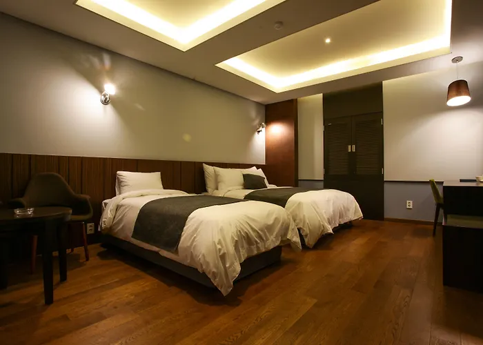Karak Tourist Hotel 3*