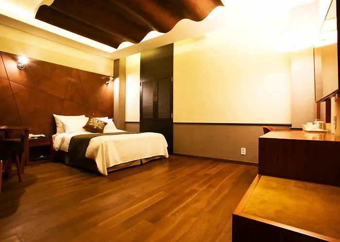 Karak Tourist Hotel