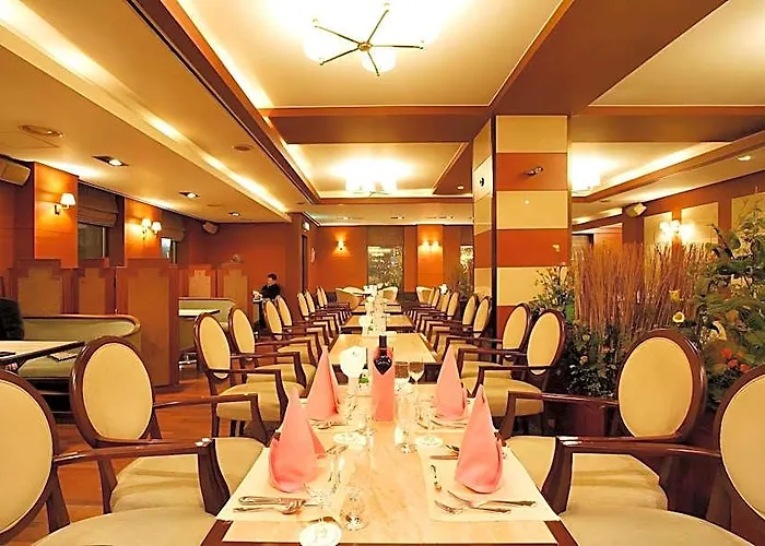 Karak Tourist Hotel 3*