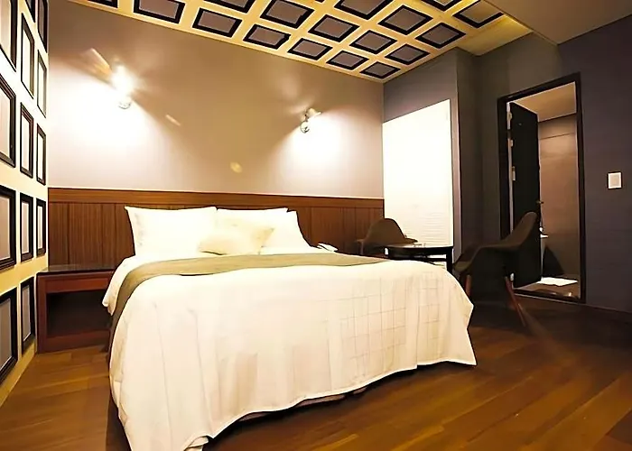 Karak Tourist Hotel